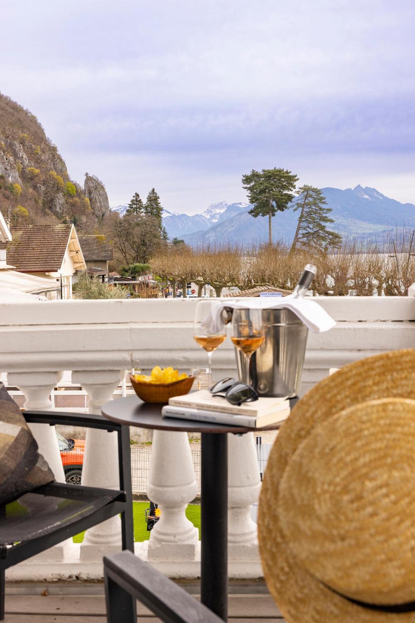 Le Bel Abri Hotel Annecy Exterior photo